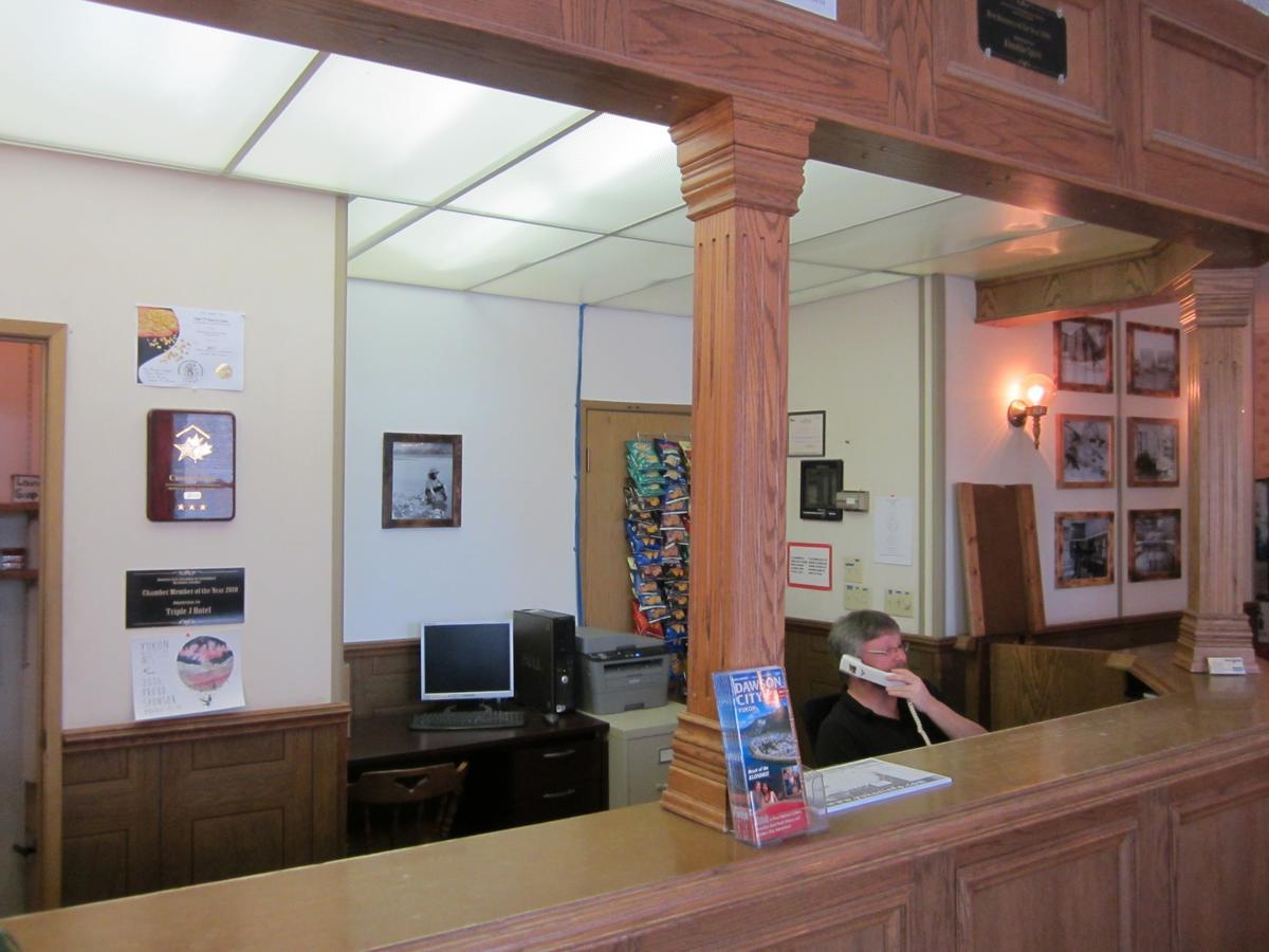 Triple J Hotel Dawson City Exterior foto