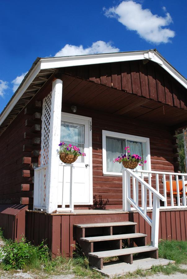 Triple J Hotel Dawson City Exterior foto