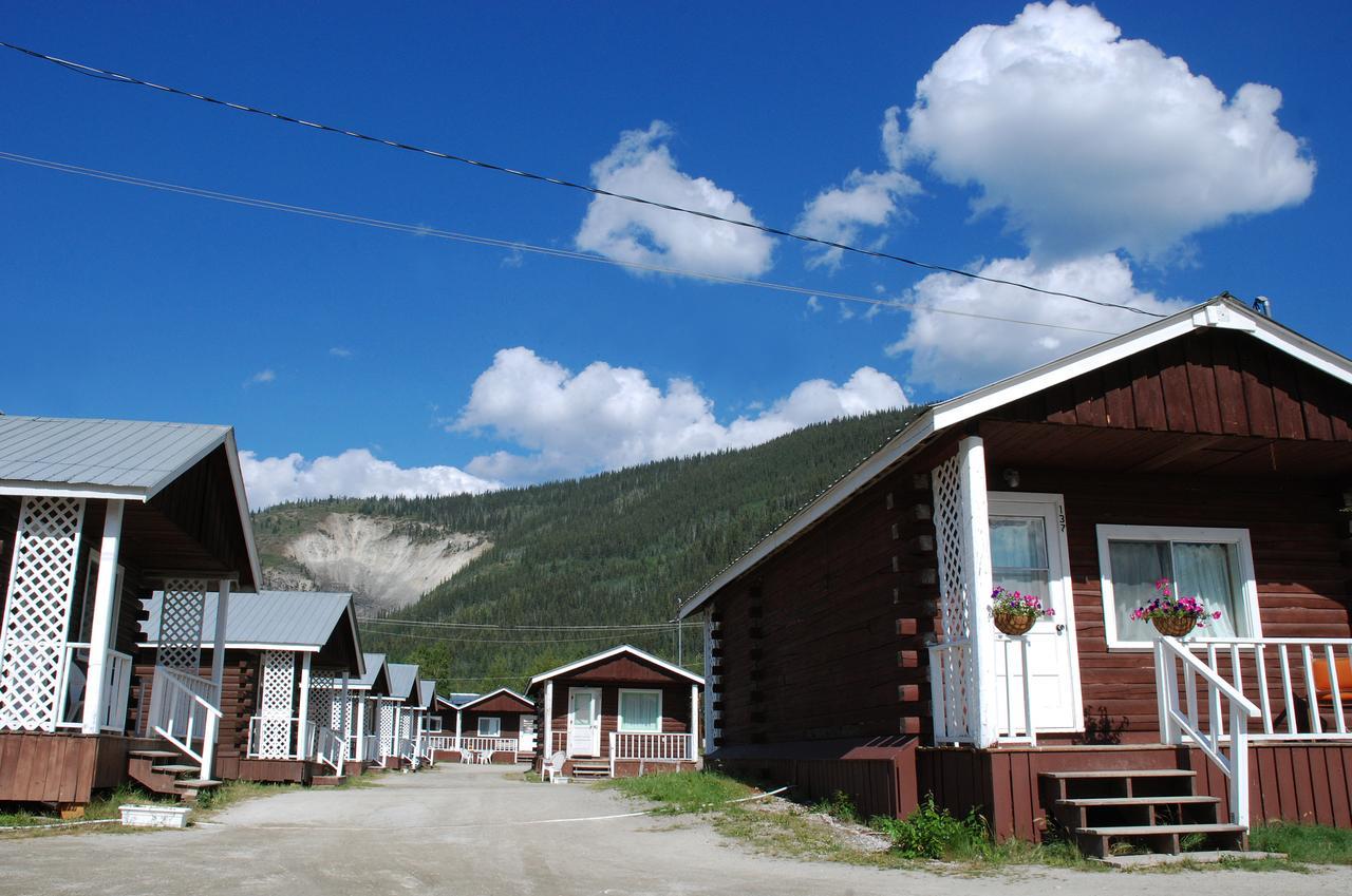 Triple J Hotel Dawson City Exterior foto