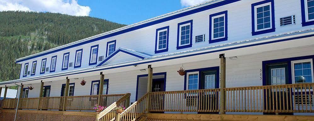 Triple J Hotel Dawson City Exterior foto
