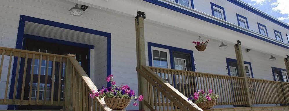 Triple J Hotel Dawson City Exterior foto